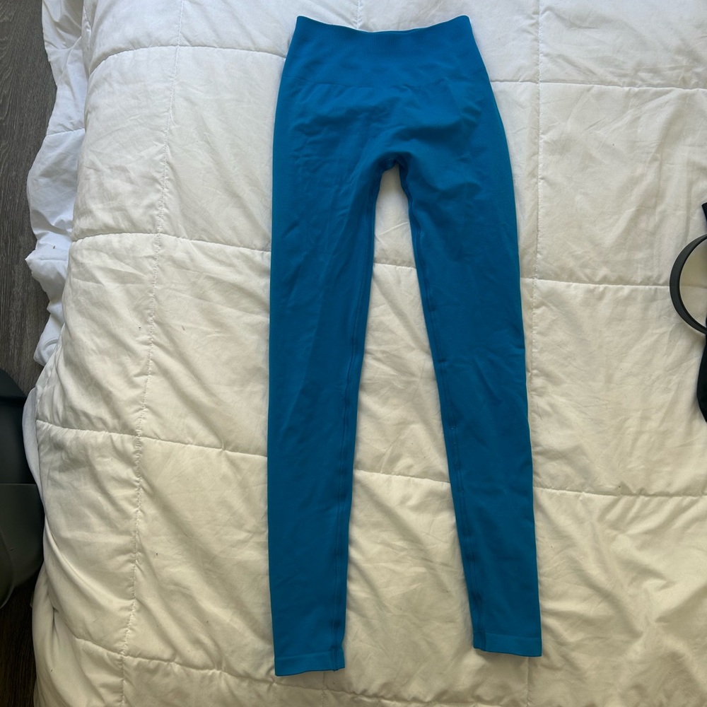 Alphalete OG amplify leggings rapids blue color
